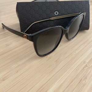 Gucci sunglasses - comes with case